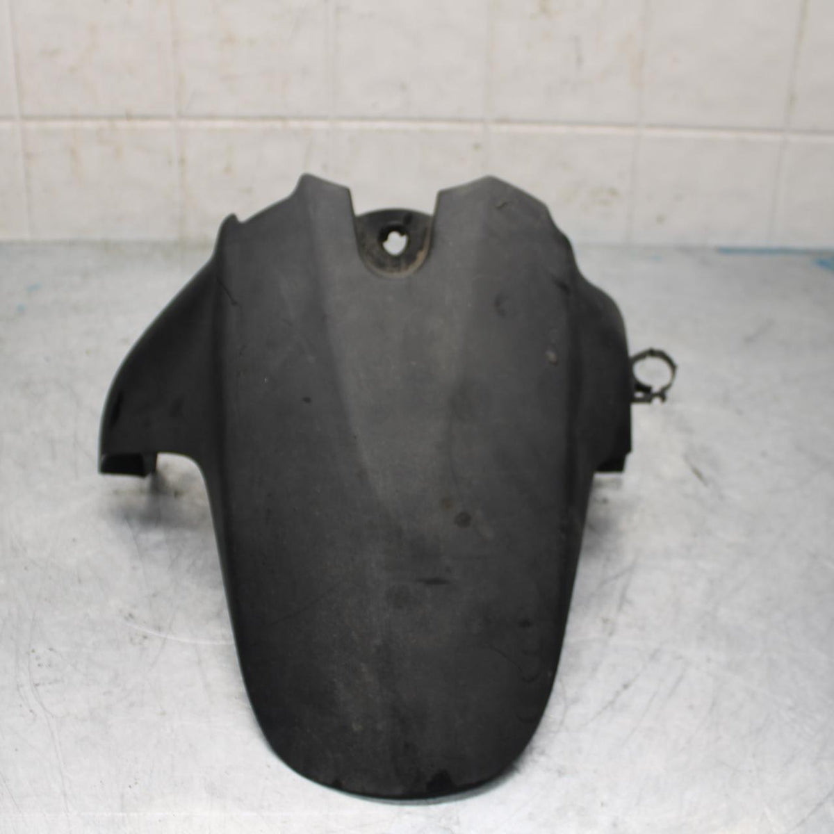 06-07 SUZUKI GSXR750 REAR BACK WHEEL TIRE HUGGER FENDER BB424