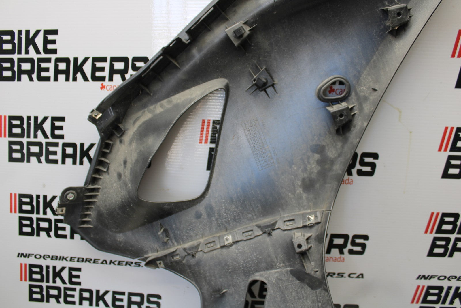 22-25 YAMAHA YZF R7 LEFT MID UPPER SIDE FAIRING COWL BB182