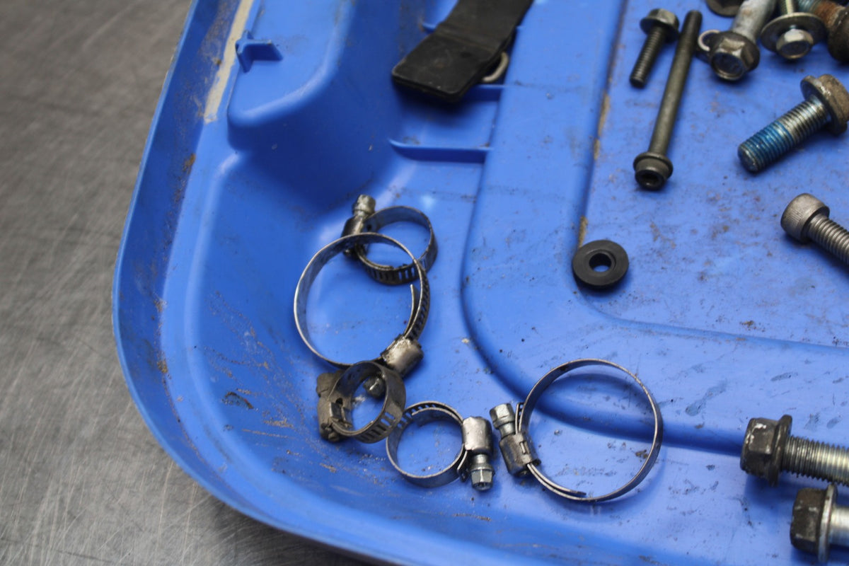 00 SUZUKI GSXR750 BOLTS HARDWARE MOTOR SCREWS BB820