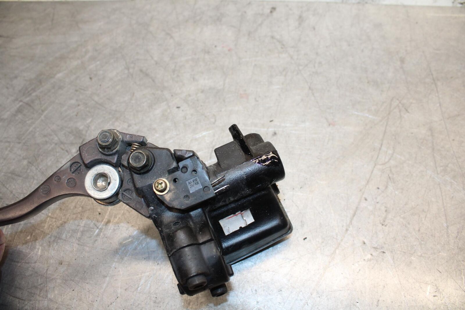 2001 Kawasaki Ninja ZX6 ZX600E FRONT BRAKE MASTER CYLINDER w/ LEVER BB547