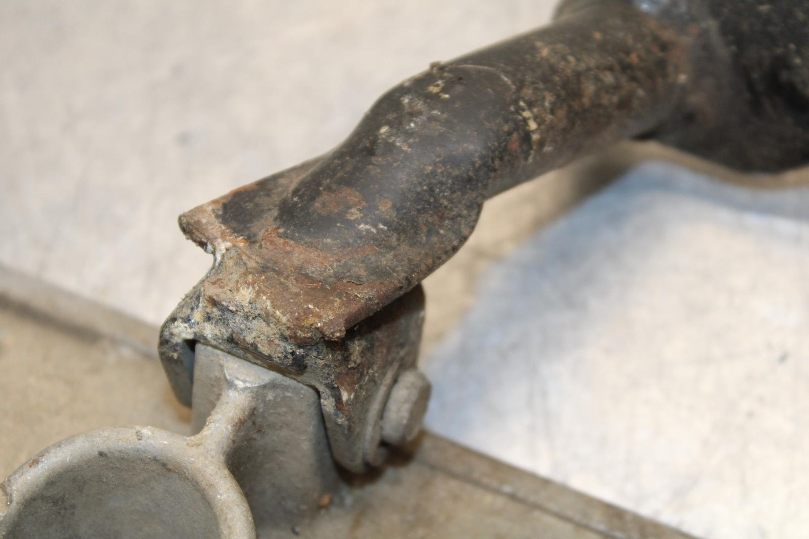 2005 Kawasaki Vulcan 1500 VN1500N Classic LEFT FRONT FOOT PEG BOARD BB576