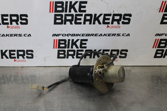 03 KAWASAKI VULCAN 1600 FUEL GAS PUMP BB865