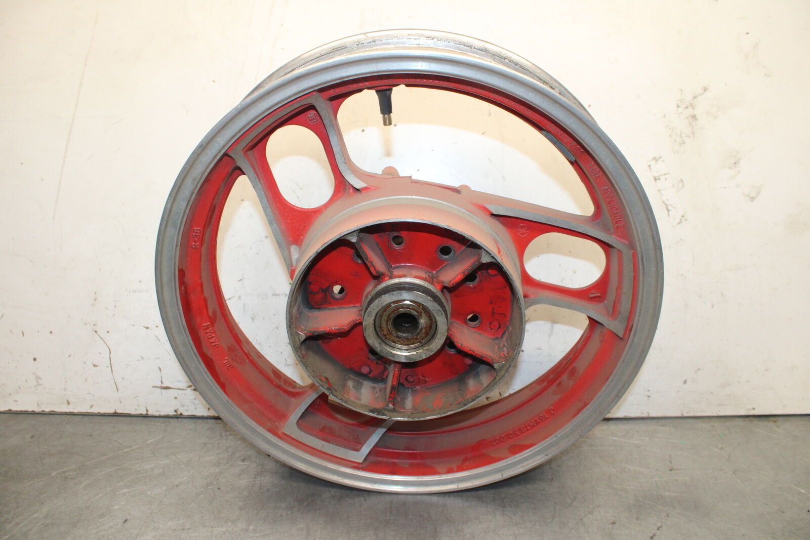 86-89 YAMAHA FJ1200 REAR WHEEL BACK RIM BB28