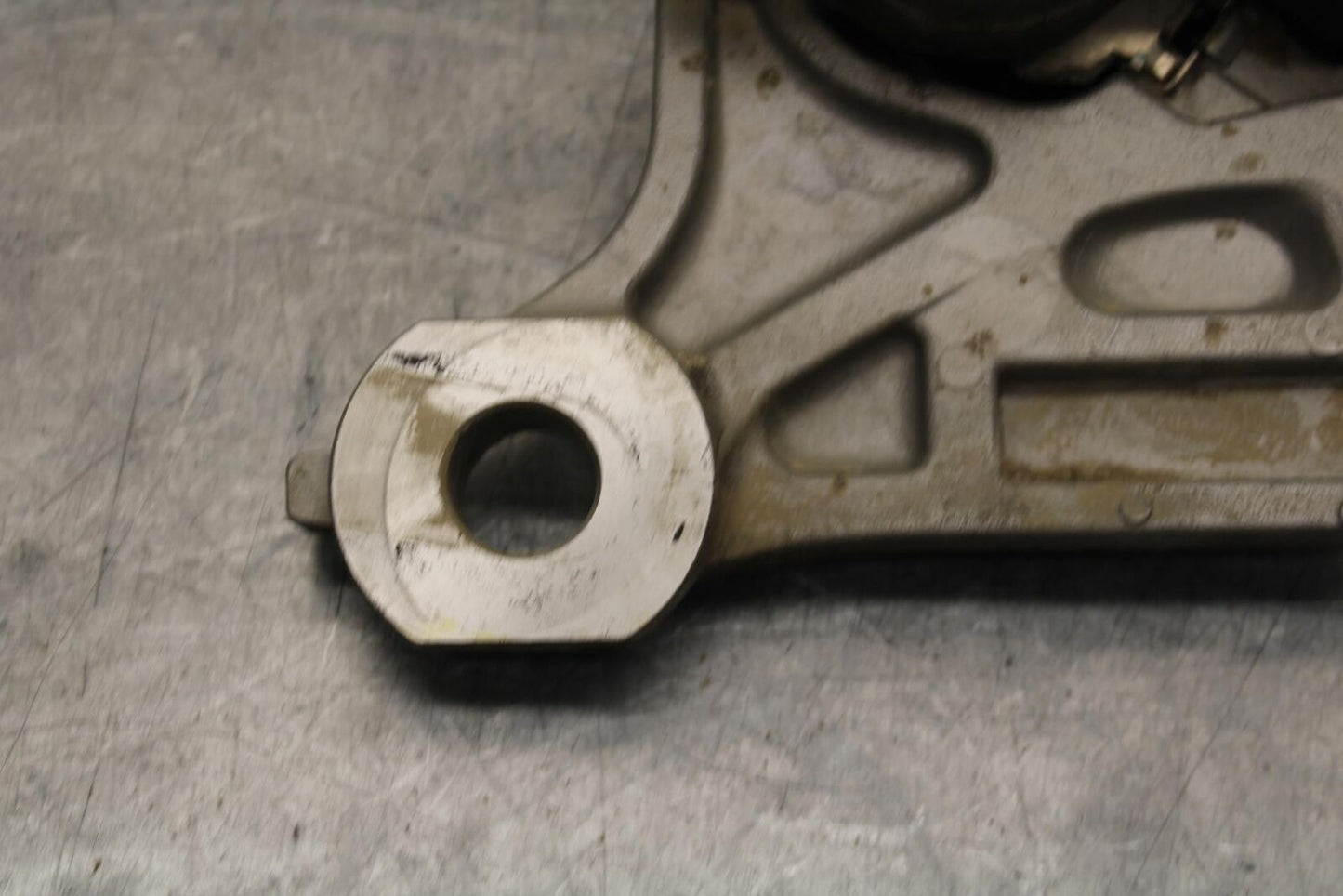 2015 Yamaha FZ09 REAR BACK BRAKE CALIPER W MOUNT BRACKET BB69