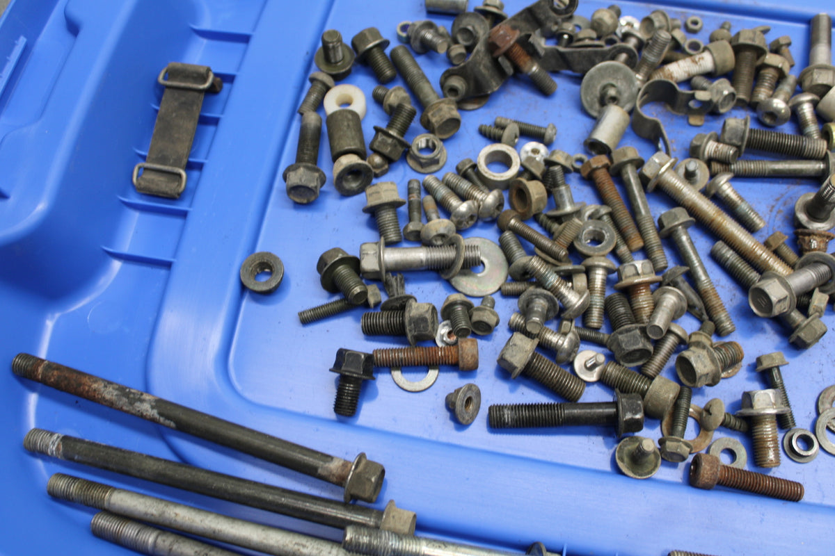 02-03 YAMAHA V STAR 1100 MOUNTING BOLTS HARDWARE MOTOR SCREWS BB124