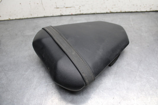 07-08 YAMAHA YZF R1 REAR BACK PASSENGER TANDEM SEAT PAD SADDLE PILLION BB724