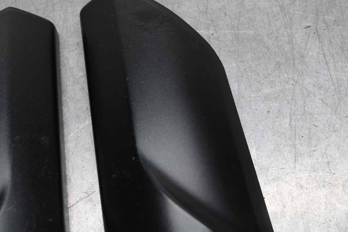 12-17 KAWASAKI ER-6N Z650 FRONT FORK GUARD COVER SET PAIR BB709