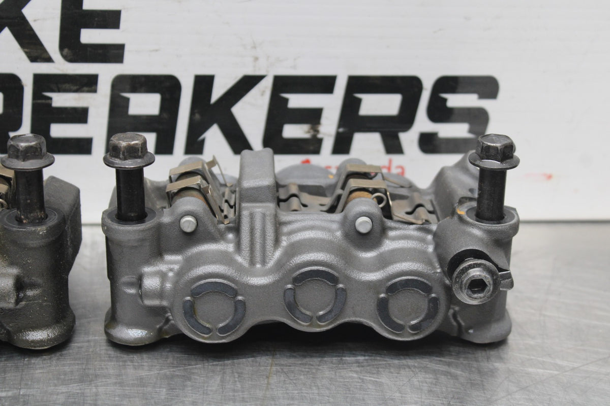 13 YAMAHA YZF R1 RIGHT LEFT FRONT BRAKE CALIPER SET PAIR CALIPERS BB781