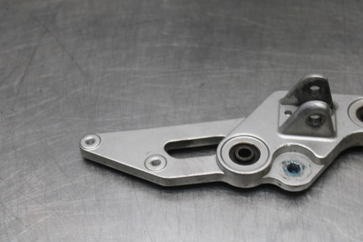 14-17 YAMAHA FZ07 LEFT REARSET REAR SET DRIVER FOOT PEG BRACKET MOUNT BB843