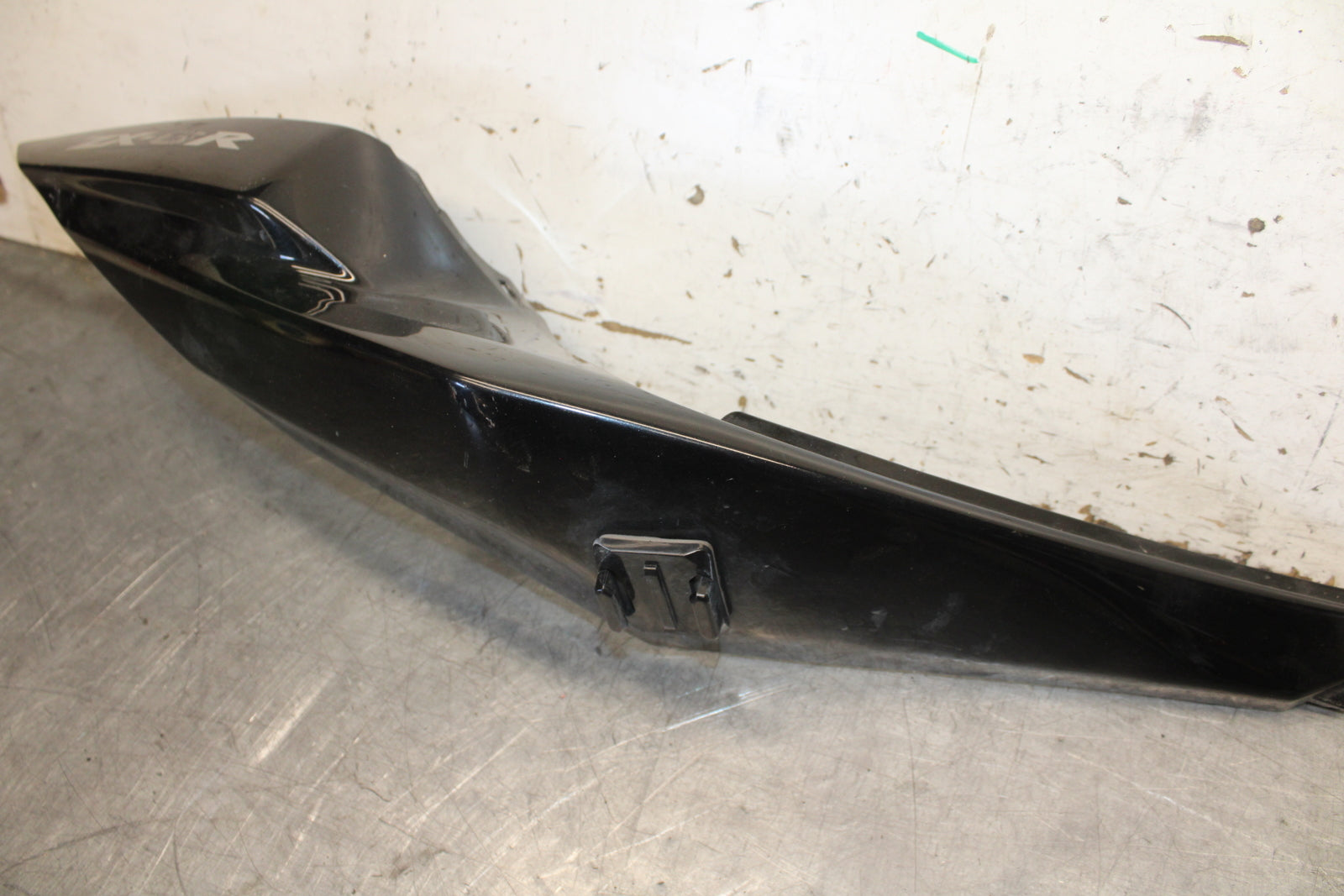 09-12 KAWASAKI NINJA ZX6R RIGHT REAR BACK TAIL FAIRING COWL SHROUD BB698