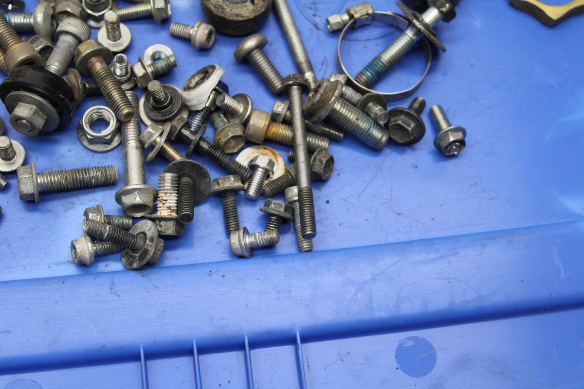 2011 Suzuki GSXR600 MISCELLANEOUS MOUNTING BOLTS HARDWARE MOTOR  BB94