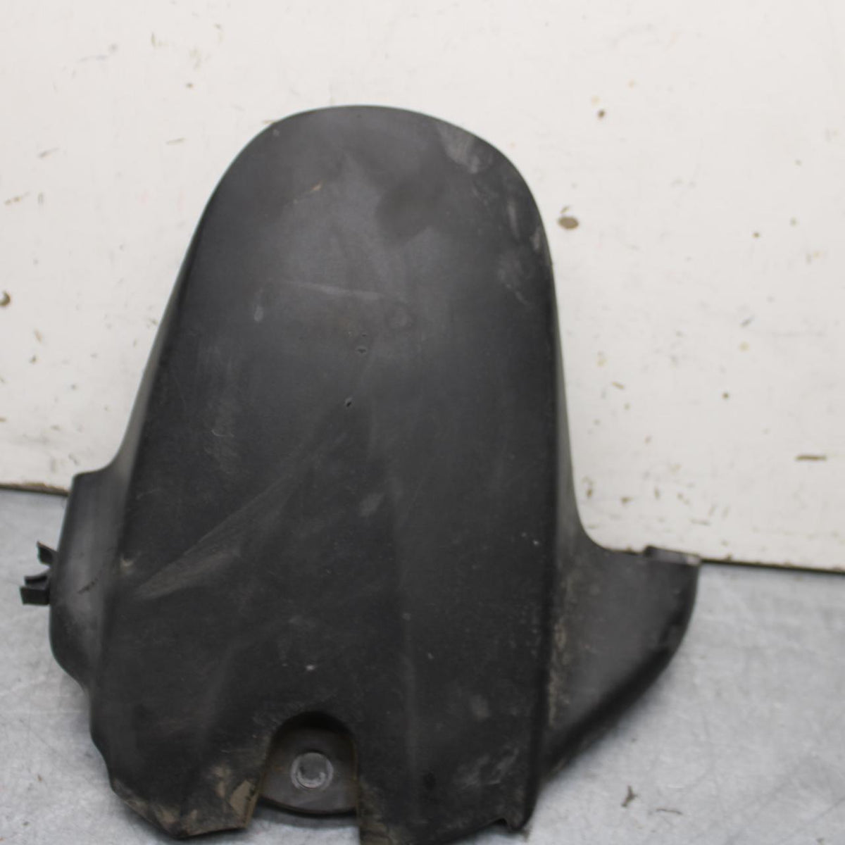 06-07 SUZUKI GSXR750 REAR BACK WHEEL TIRE HUGGER FENDER 63112-01H00 BB645