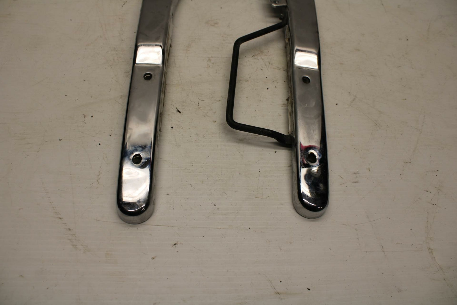 00-07 HONDA SHADOW SABRE 1100 REAR PASSENGER FENDER GRAB RAIL BB350