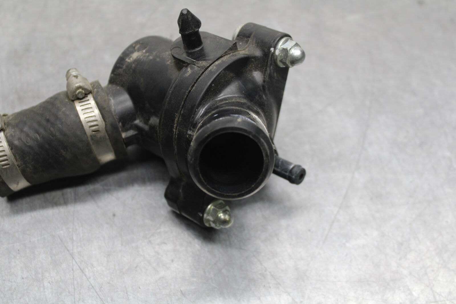 07-08 YAMAHA YZF R1 THERMOSTAT W HOUSING ASSEMBLY BB724