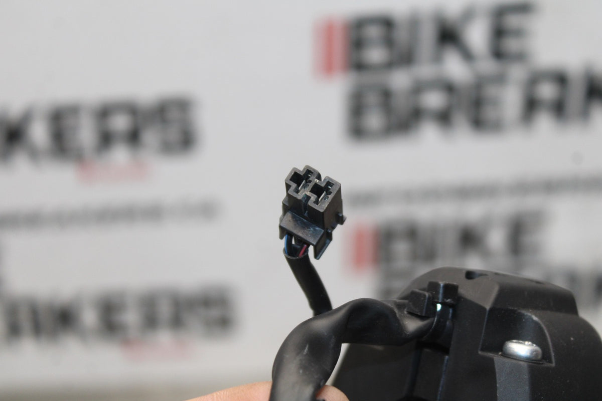 18 SUZUKI GSXR1000 RIGHT CLIP ON HANDLE KILL OFF START SWITCH SWITCHES BB642