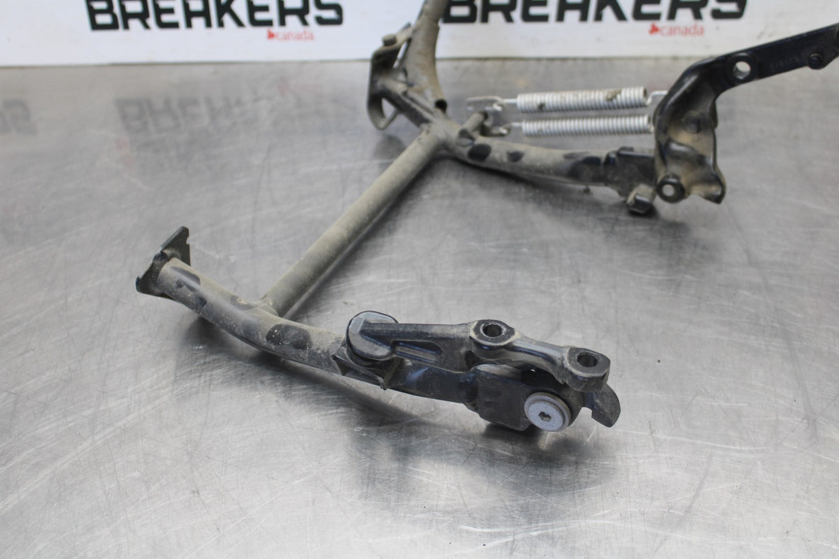 20-23 BMW F900R CENTER MAIN STAND BB923