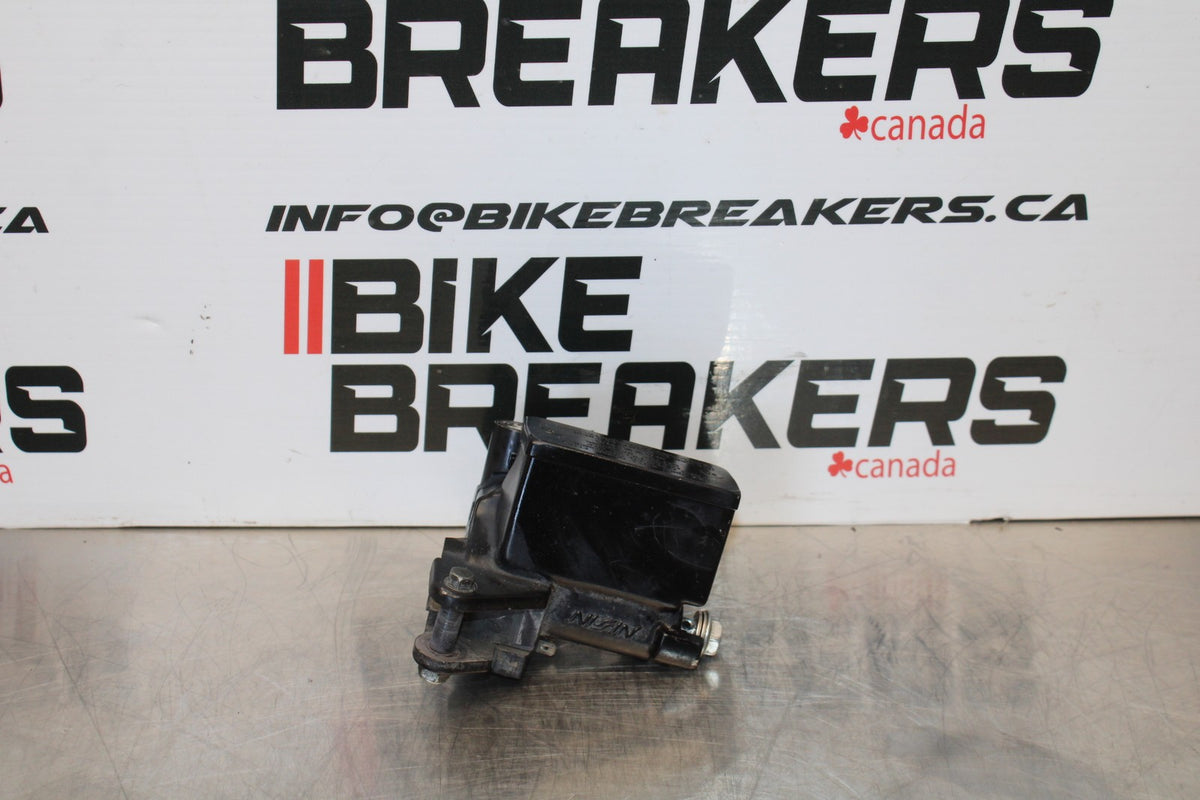 10 SUZUKI SV650 FRONT BRAKE MASTER CYLINDER BB181