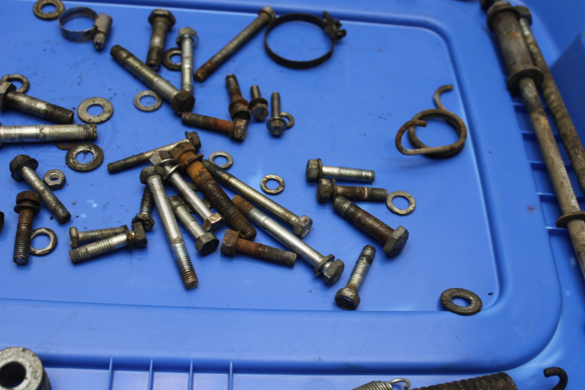 77-79 SUZUKI GS1000 MOUNTING BOLTS HARDWARE MOTOR SCREWS BB807