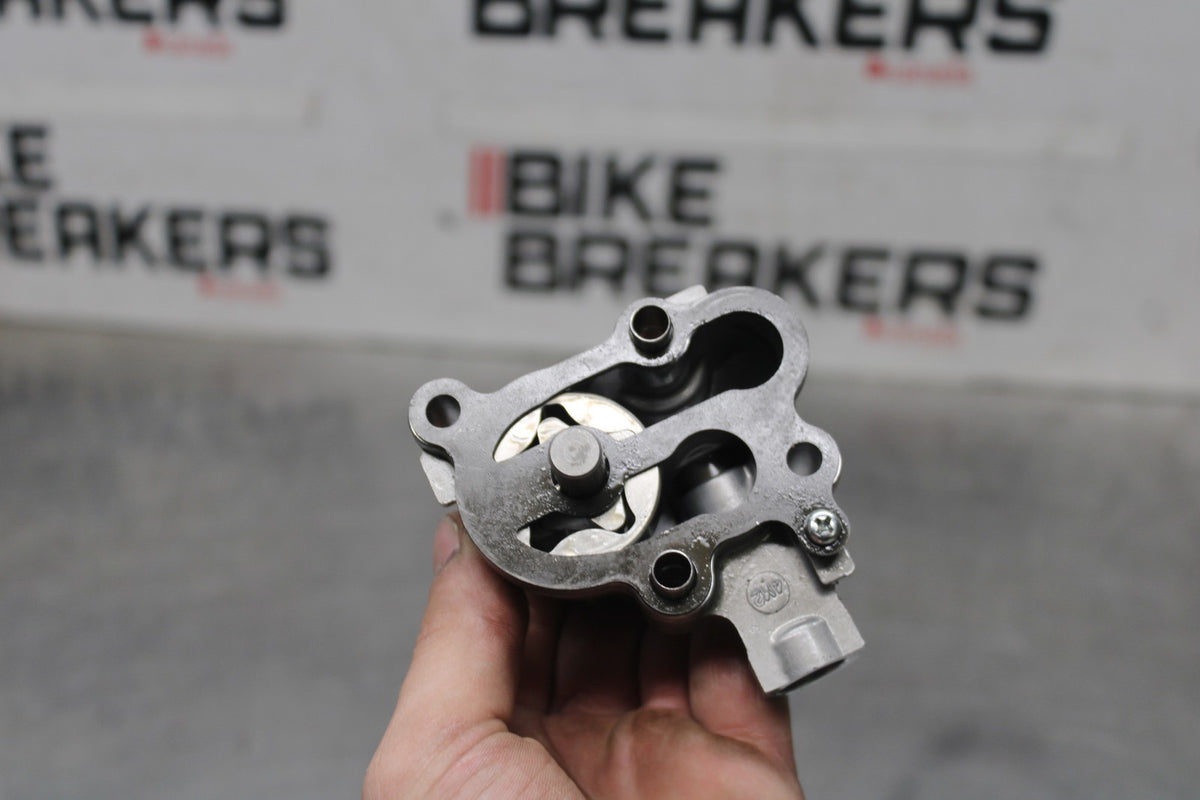 19-24 YAMAHA R3 ENGINE MOTOR OIL PUMP BB942