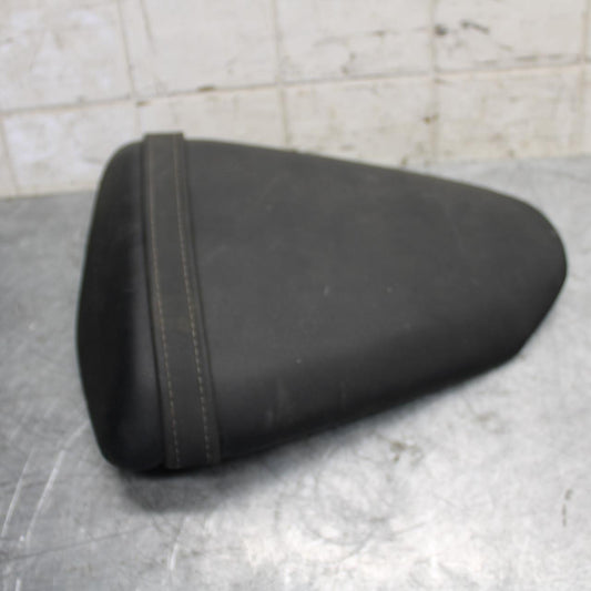 2008 Kawasaki Ninja ZX10R  REAR BACK PASSENGER TANDEM SEAT PAD SADDLE BB524