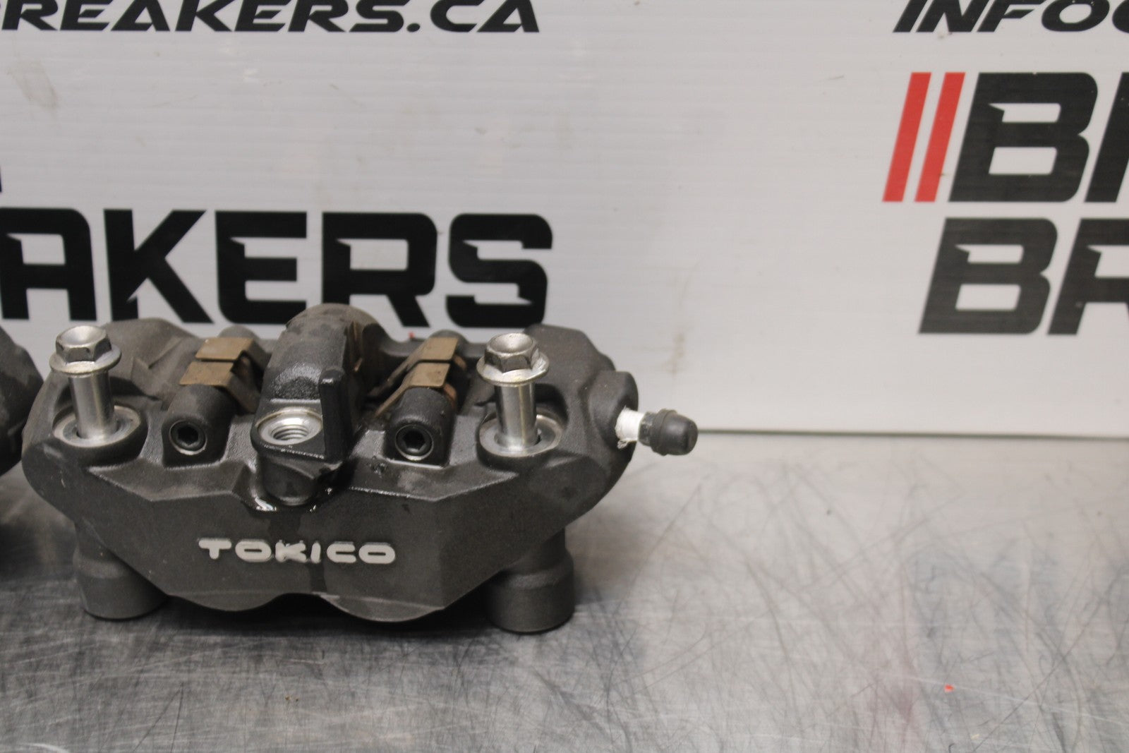 08-10 SUZUKI GSXR 600 RIGHT LEFT FRONT BRAKE CALIPER SET PAIR CALIPERS BB202