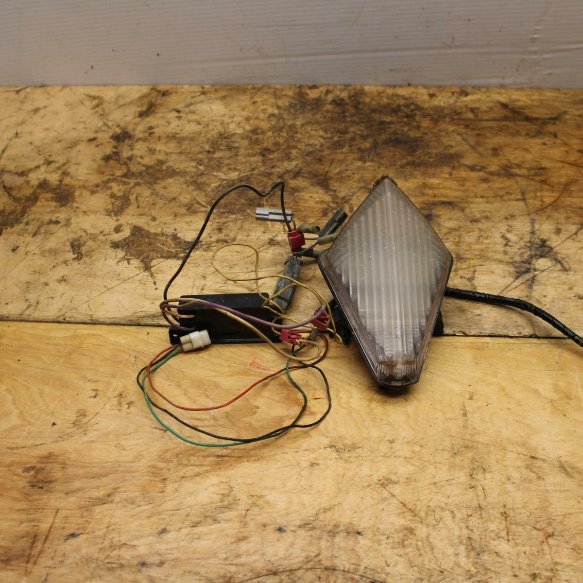 07-08 YAMAHA YZF R1 REAR TAIL TAILLIGHT BACK BRAKE LIGHT BB337