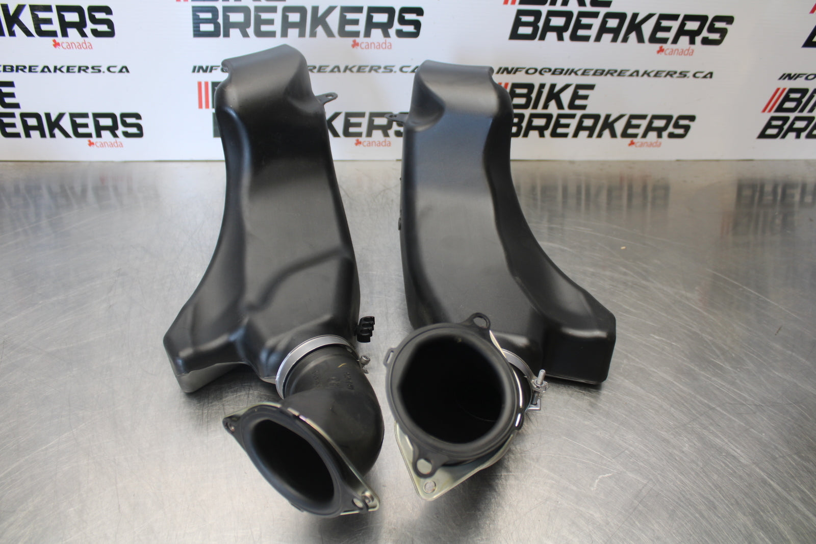 23-24 KAWASAKI NINJA ZX14R NEW!! RIGHT LEFT AIR INTAKE DUCTS BB169