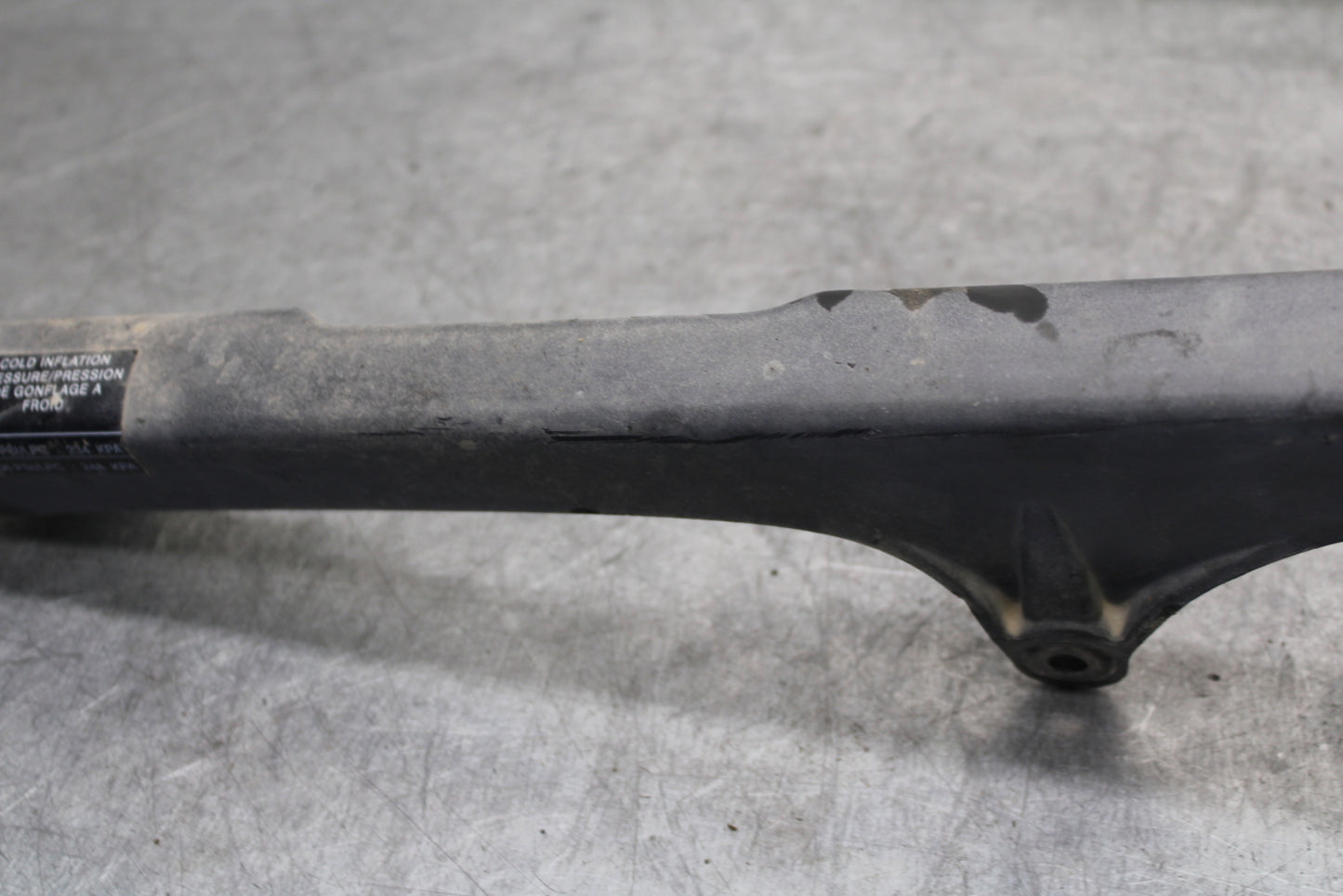 09-11 TRIUMPH DAYTONA 675 REAR BACK DRIVE CHAIN GUARD COVER SHIELD BB652