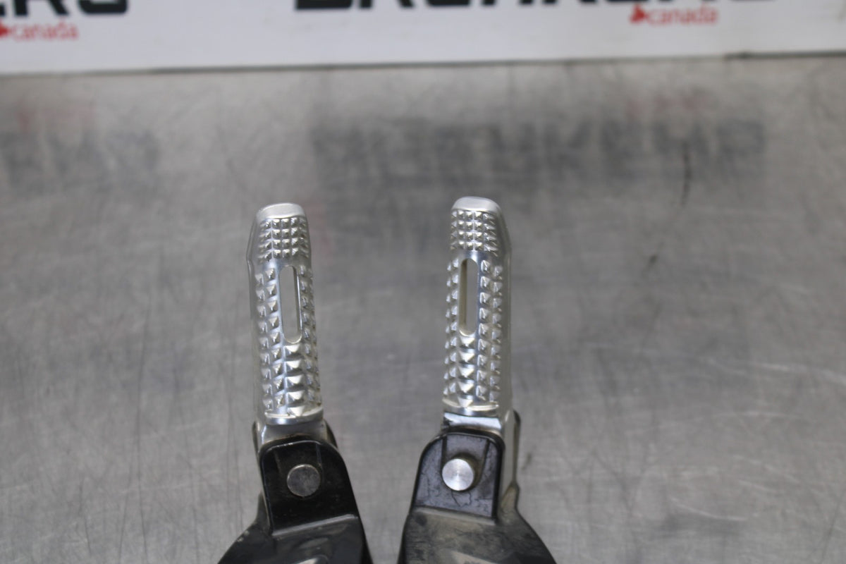 12-14 BMW S1000RR REAR BACK PASSENGER PEG SET PAIR BB204
