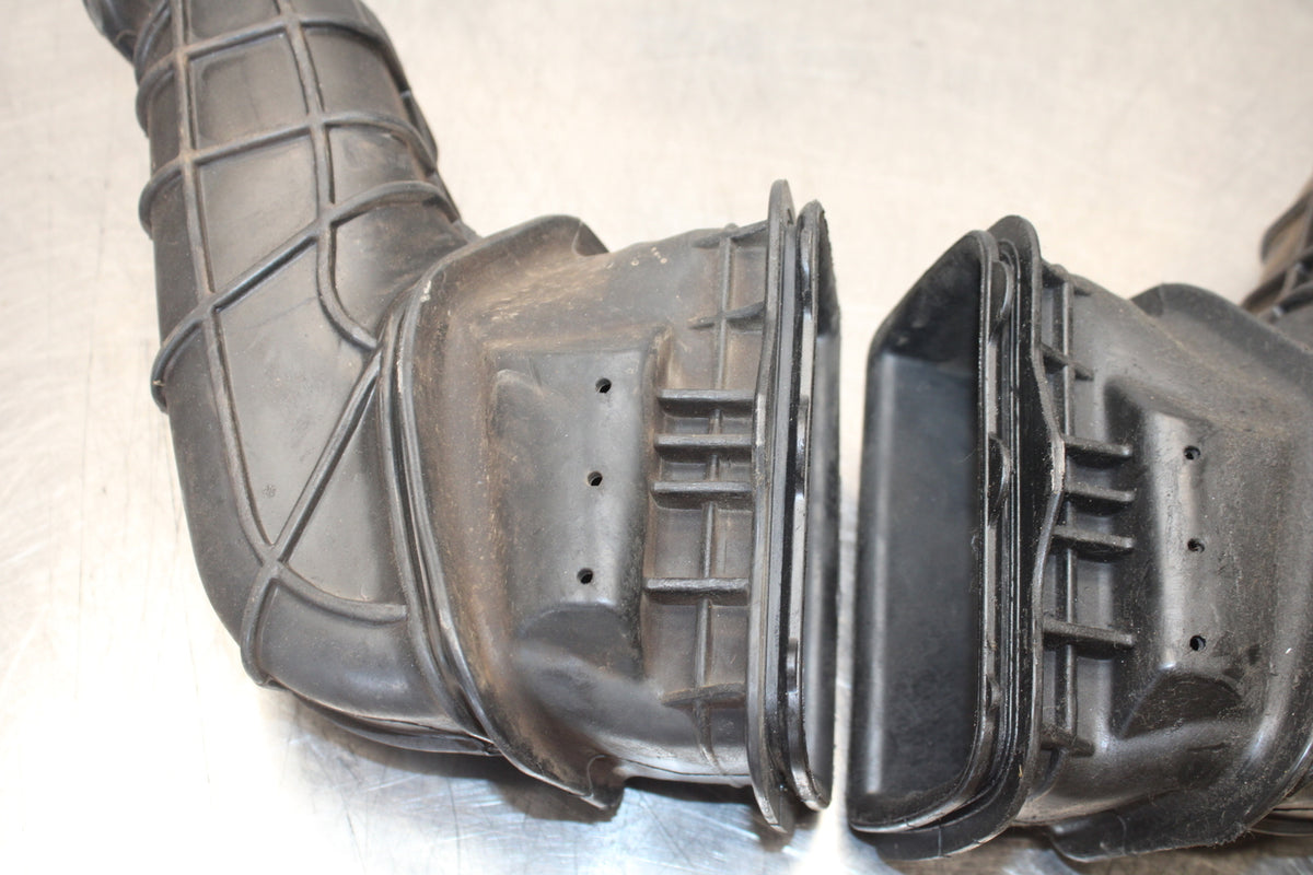 04-05 KAWASAKI NINJA ZX10R RIGHT LEFT AIR INTAKE DUCTS BB163