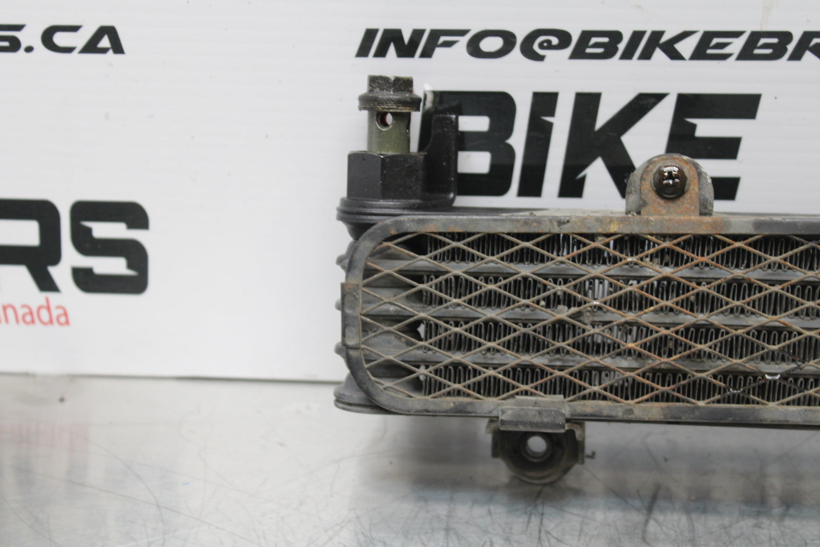 03 SUZUKI SV650S ENGINE MOTOR OIL COOLER BB167
