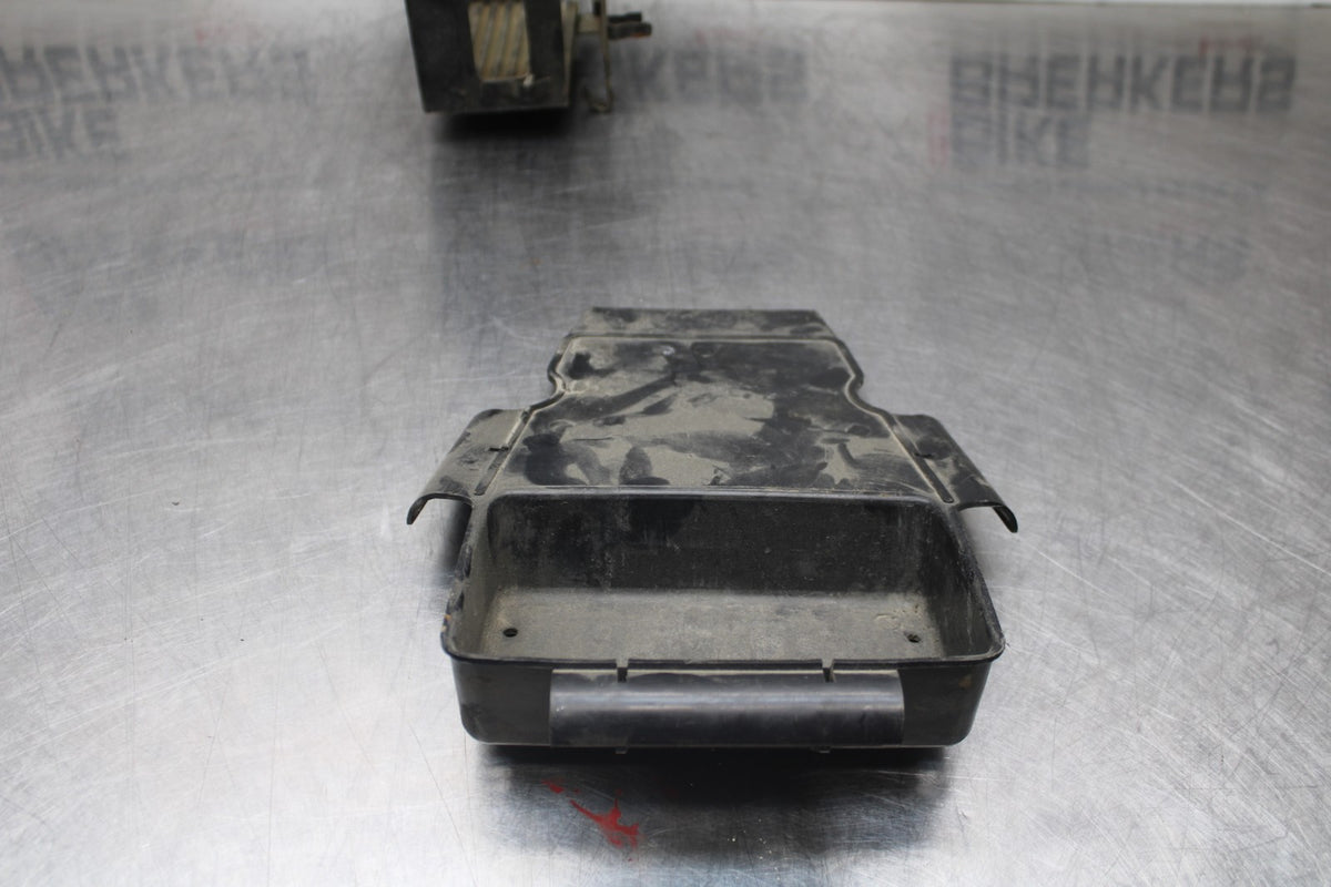 77 SUZUKI GS750 BATTERY BOX TRAY COVER BB779