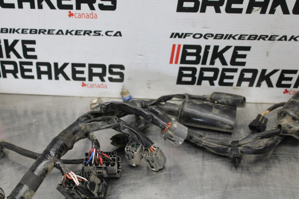 23-26 KAWASAKI NINJA ZX4RR MAIN ENGINE WIRING HARNESS MOTOR WIRE LOOM BB872