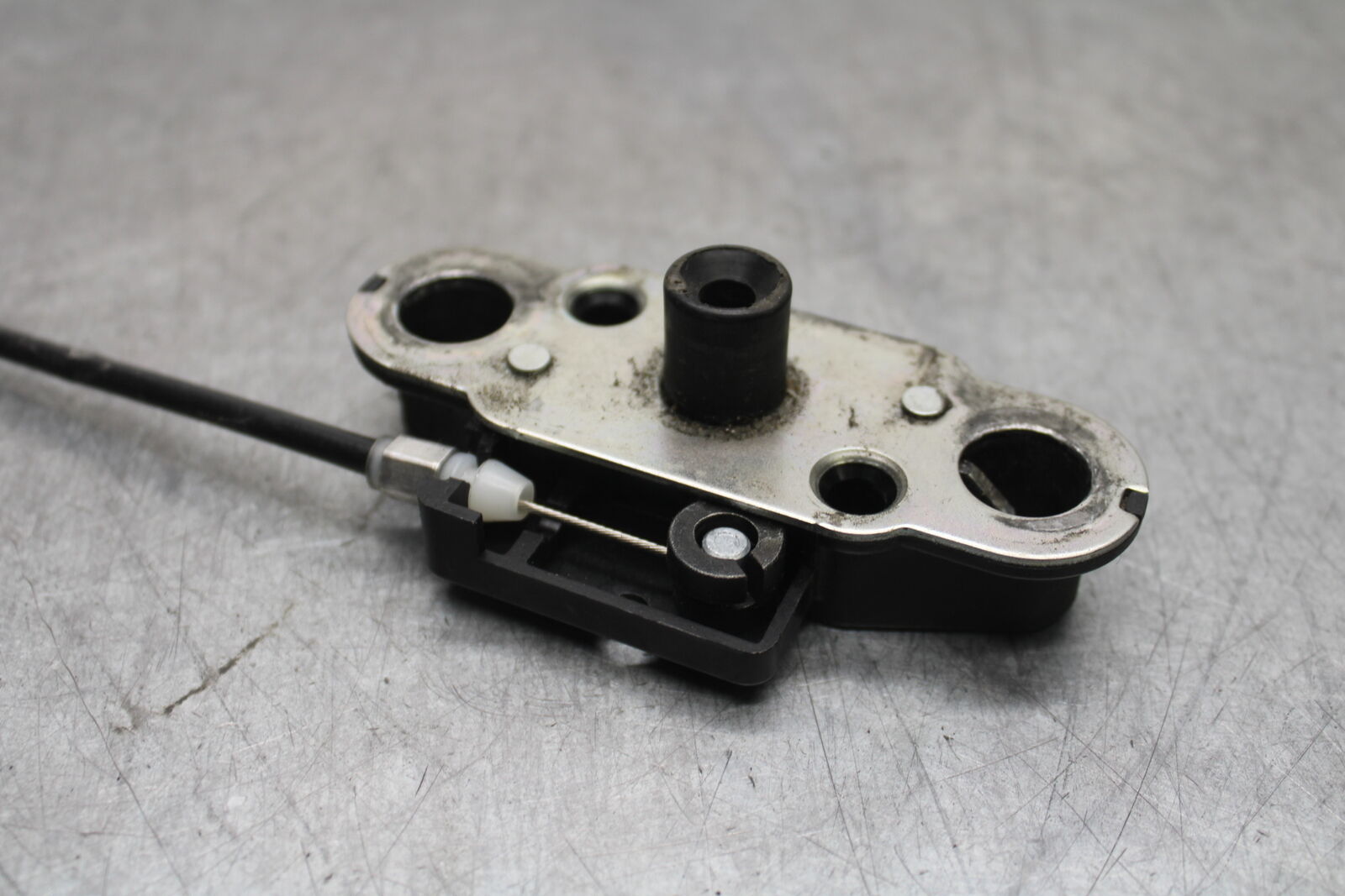 09-12 KAWASAKI NINJA ZX6R REAR PASSENGER SEAT LATCH LOCK ASSEMBLY BB698