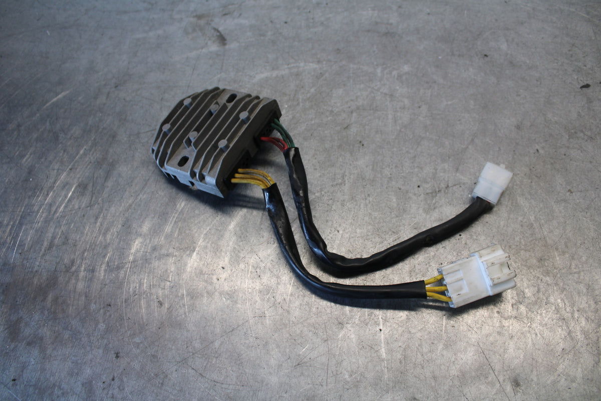 03-04 HONDA CBR600RR RECTIFIER VOLTAGE REGULATOR 31600-MEE-003 BB661