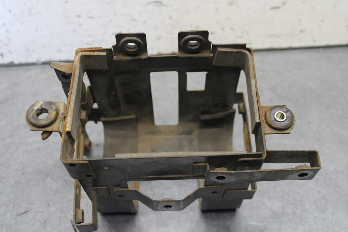 85-86 SUZUKI MADURA 1200 BATTERY TRAY BOX HOLDER  BB691