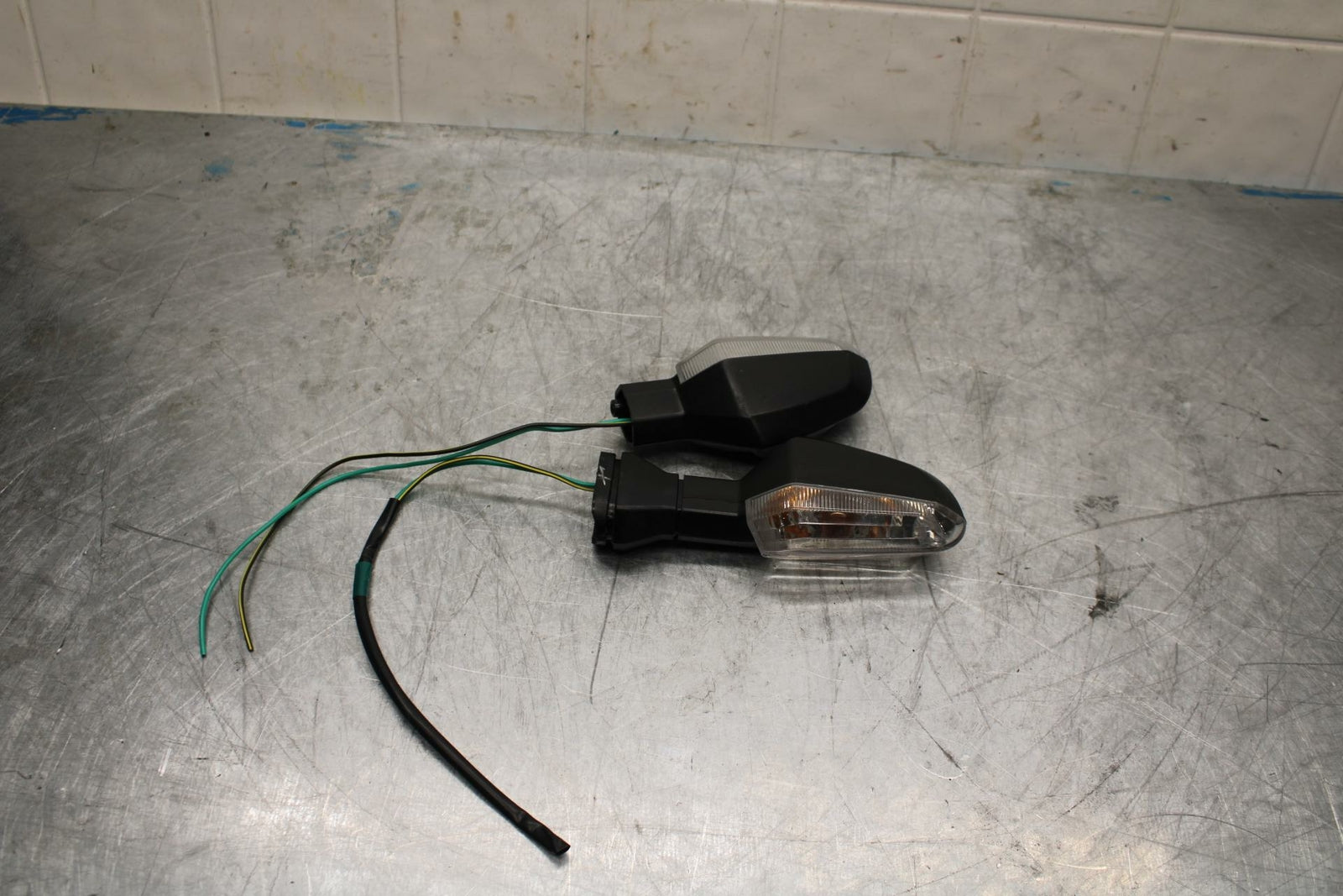 10-13 KAWASAKI Z1000 REAR LEFT RIGHT TURN SIGNALS LIGHT INDICATORS BB421