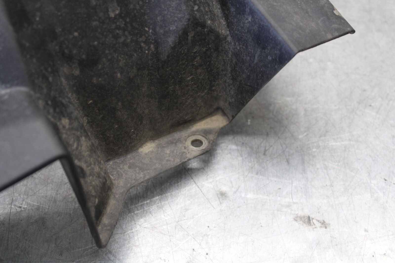 18-23 KAWASAKI NINJA 400 REAR BACK DRIVE CHAIN GUARD COVER SHIELD BB679