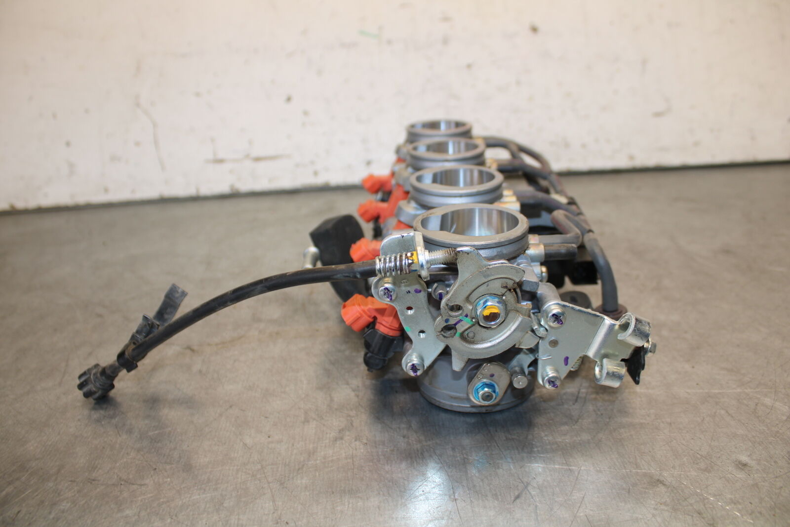 19-23 KAWASAKI NINJA ZX6R MAIN FUEL INJECTORS / THROTTLE BODIES BB701