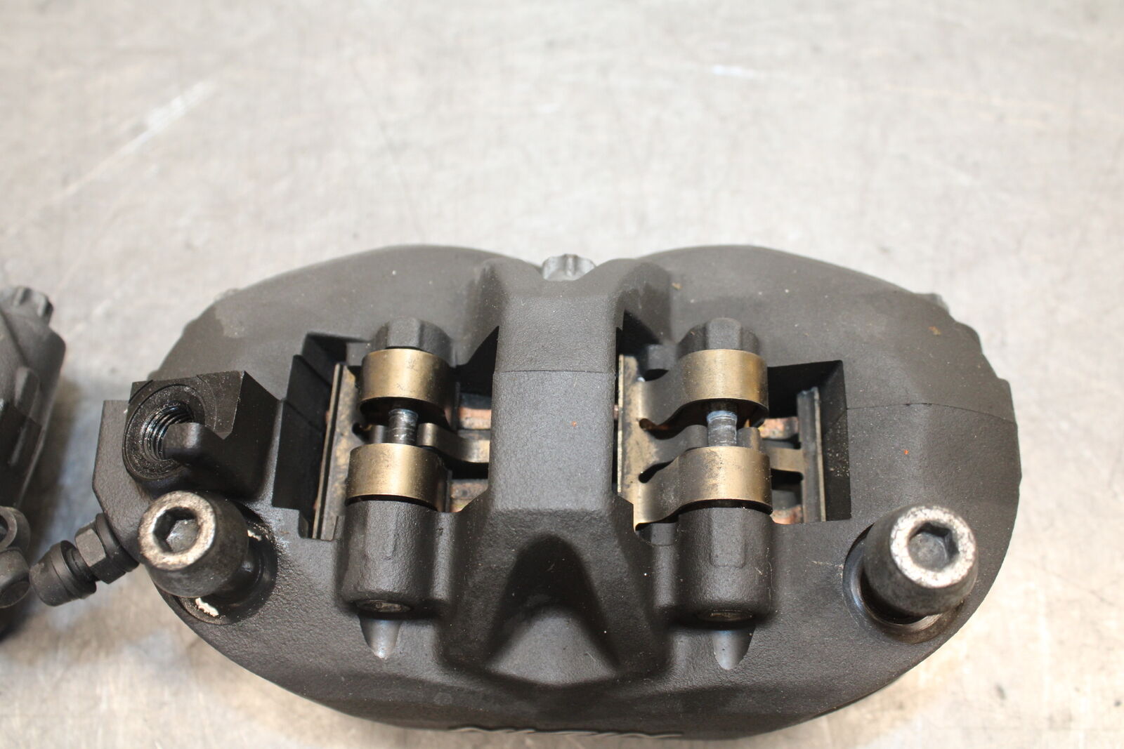 09-12 KAWASAKI NINJA ZX6R RIGHT LEFT FRONT BRAKE CALIPER SET PAIR CALIPERS BB698