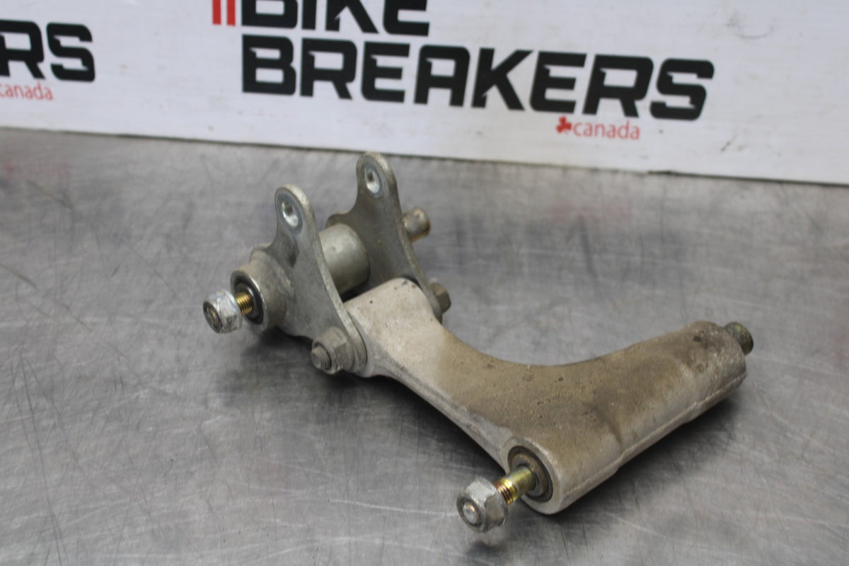 98-05 HONDA SUPER HAWK 1000 VTR1000F REAR DOGBONE SHOCK LINKAGE LINK BB924