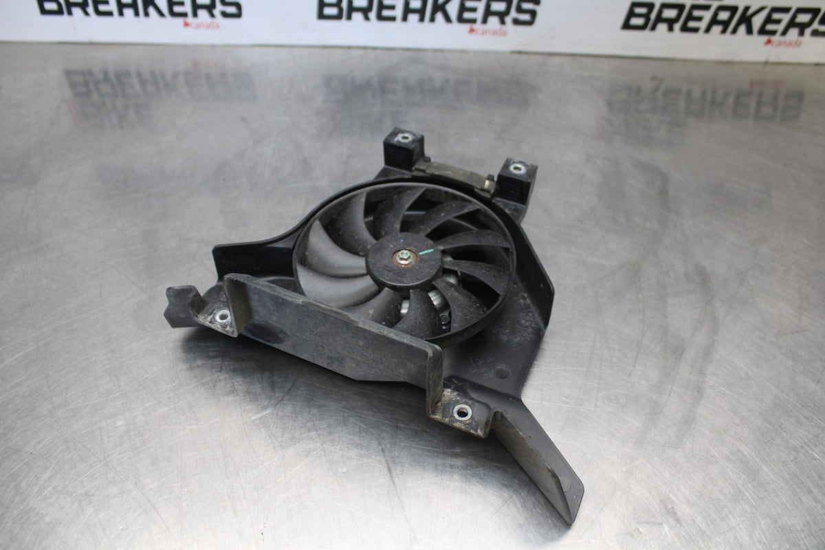 24-25 KAWASAKI NINJA 500 ABS ENGINE RADIATOR COOLING FAN BB899