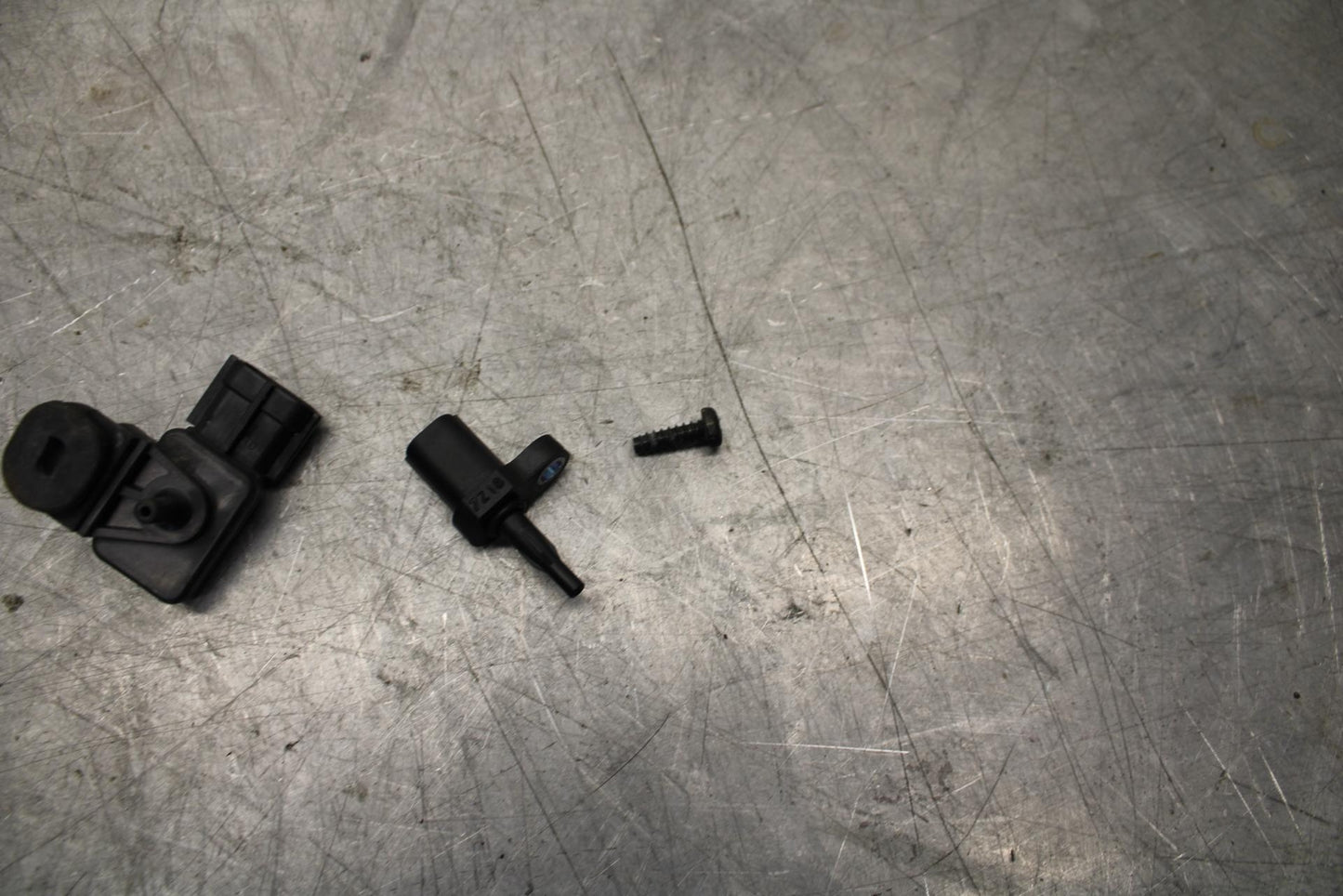 2008 Kawasaki Ninja ZX10R ZX1000E MAP MASS AIR FLOW PRESSURE TEMP SENSOR  BB524