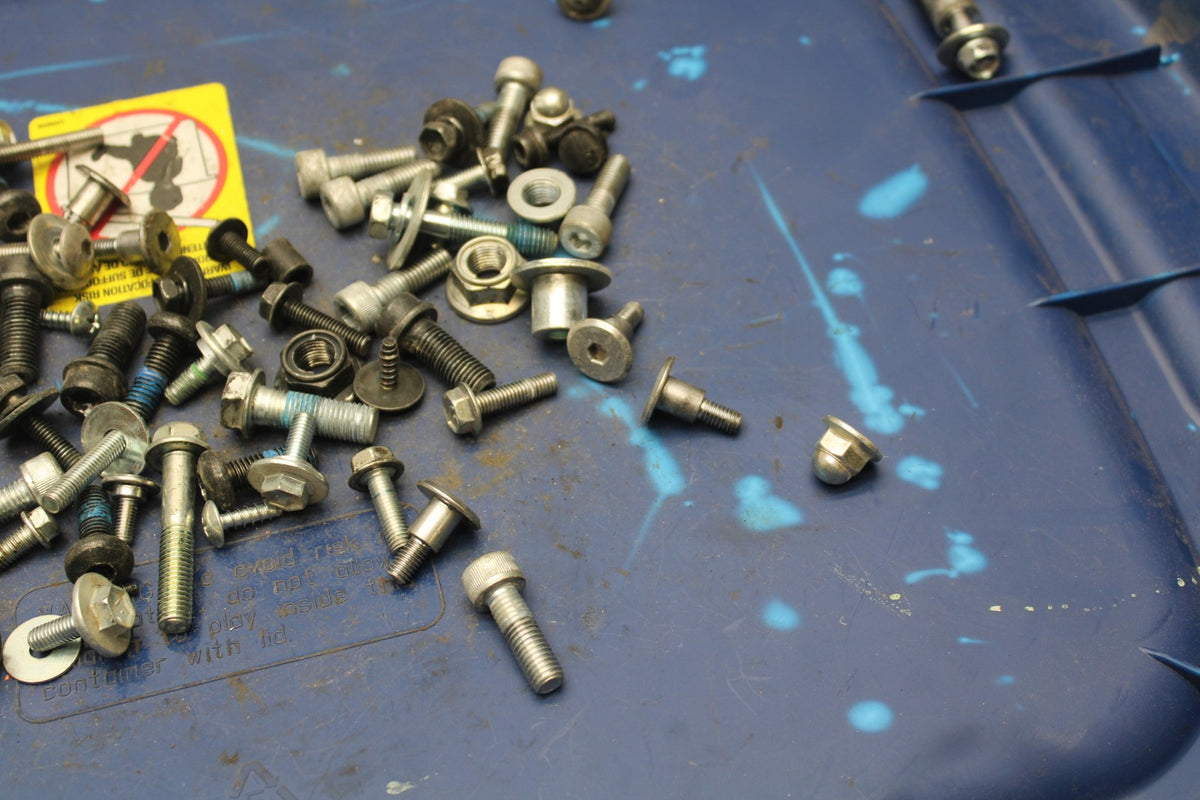 24-25 SUZUKI GSXR1000 MOUNTING BOLTS HARDWARE MOTOR SCREWS BB767