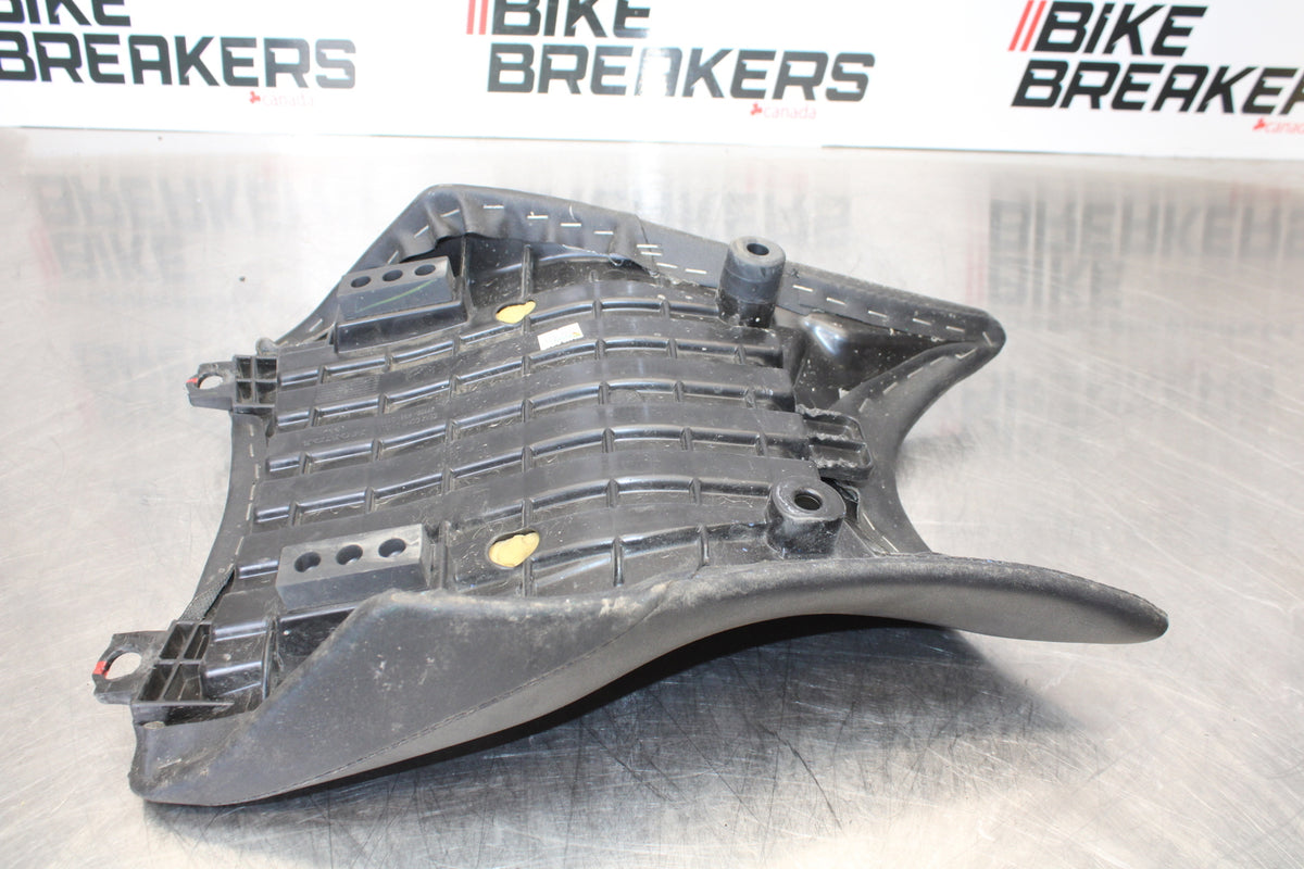 15-16 HONDA CB300F FRONT DRIVERS SEAT PAD SADDLE PILLION BB150