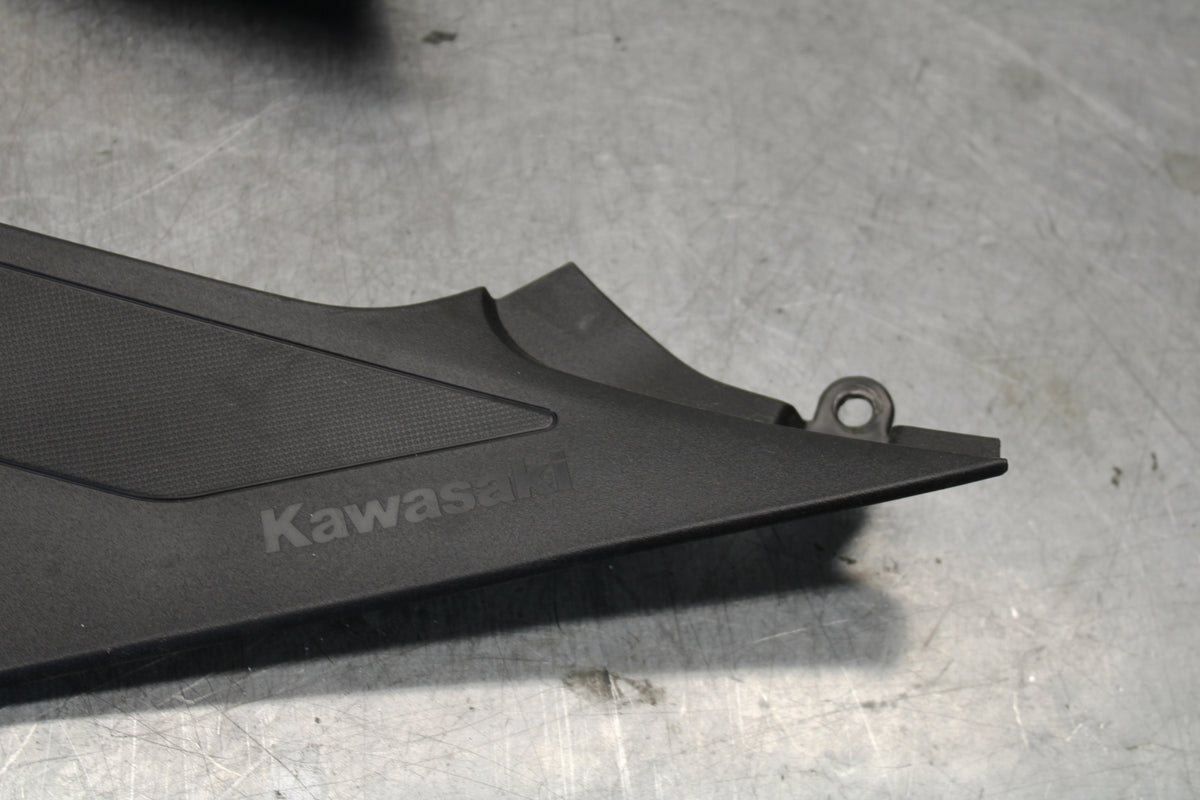 18-23 KAWASAKI NINJA 400 RIGHT LEFT FRONT SIDE SEAT PANELS TRIMS  BB679