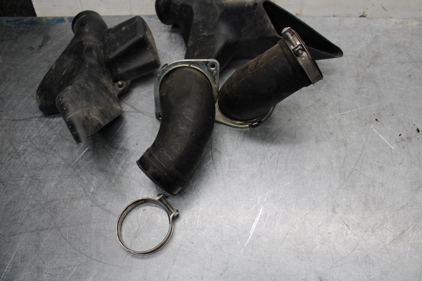 07-08 KAWASAKI CONCOURS 1400 ABS RIGHT LEFT AIR INTAKE DUCTS BB449