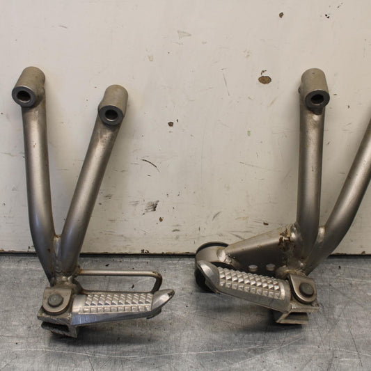 1995 Suzuki RF600R REAR FOOT RESTS PEGS STEPS SET PAIR BB615