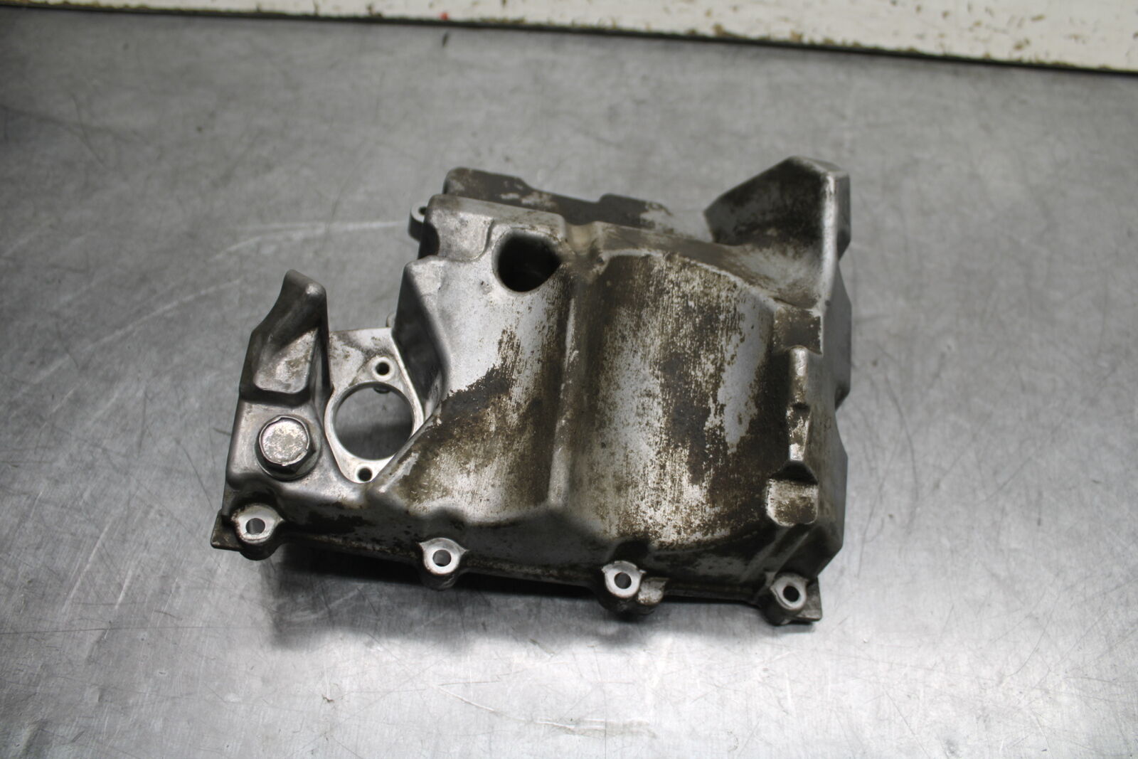 06 YAMAHA YZF R6 ENGINE MOTOR BOTTOM OIL PAN COVER BB716