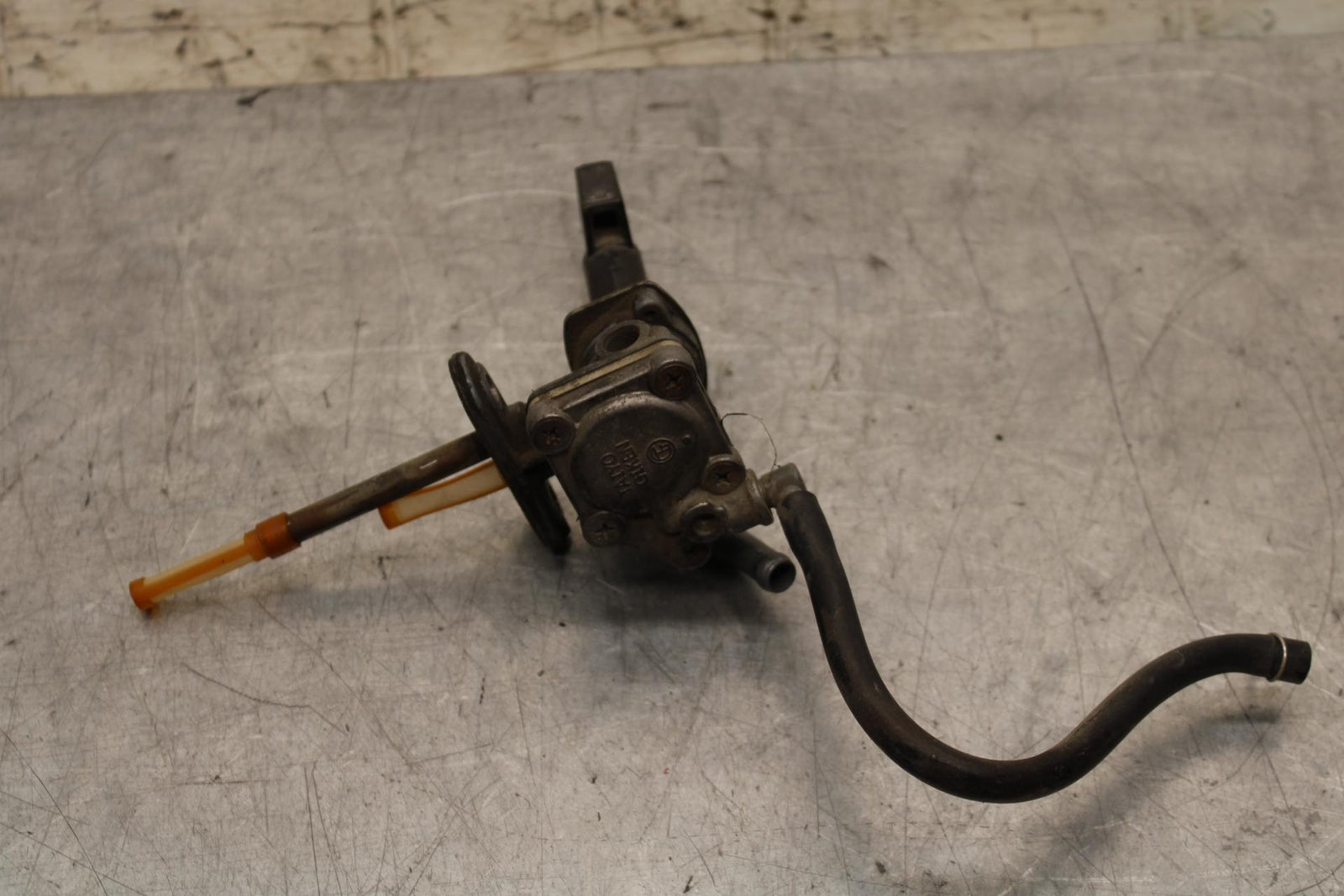  BB5591997 Suzuki Bandit 1200 GSF1200S FUEL GAS TANK PETCOCK SHUT ON OFF VALVE